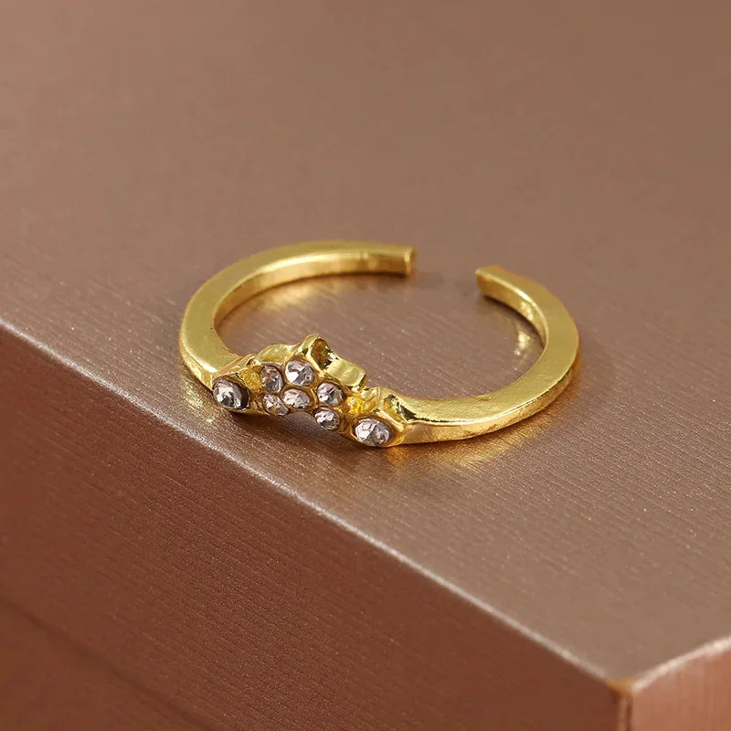 Offrez la Brillance, Portez la Royauté - CI